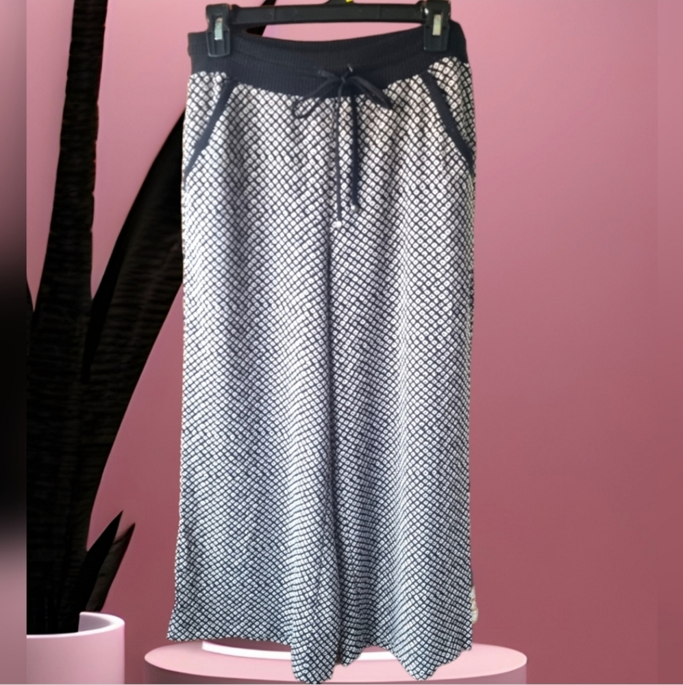 Max Studio Black and White Patterned High Waist Wide-Leg Pants
